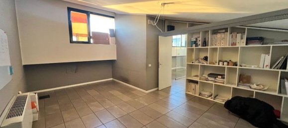 Escritório em Rovigo, Italy 350 m² N.º 375704 33