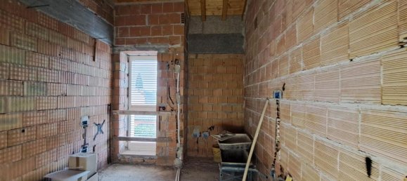 4-salle Appartement à Peccioli, Italy No. 17676 6