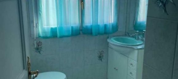 5 bedrooms House in Meyzieu, France No. 192065 2