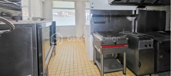 Bureau à Embrun, France 220m² No. 286867 7