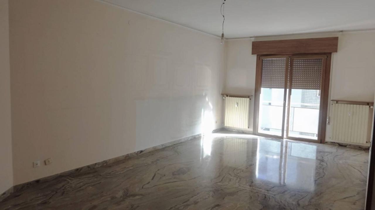 5 rooms Apartment in Venice, Italy No. 21852