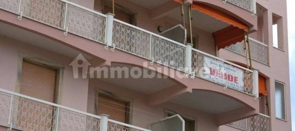 2 Schlafzimmer Wohnung in Albenga, Italy, Nr. 271638 8