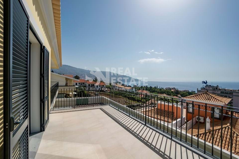 Вилла с 3 спальнями в Фуншал, Португалия № 94282