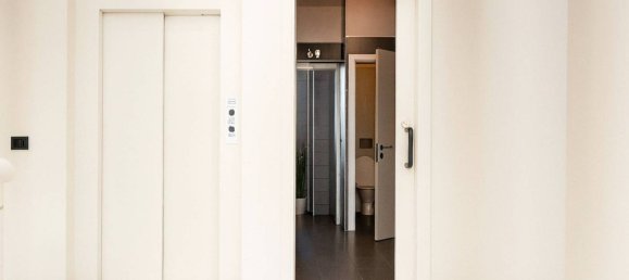 5-Zimmer Gewerbliche Immobilie in Malnate, Italy, Nr. 301429 13