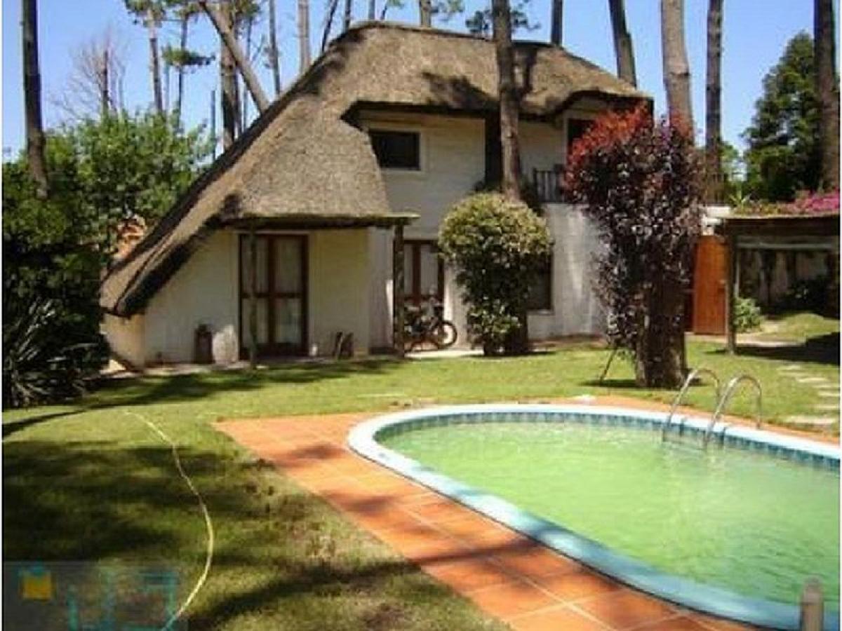 3 bedrooms House in Maldonado, Uruguay No. 2921