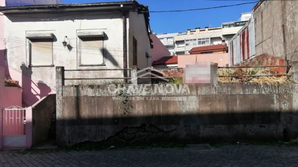 1 bedroom House in Rio Tinto, Portugal No. 31194