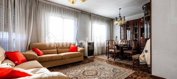 Вилла с 3 спальнями в Альбино, Италия № 167582 4