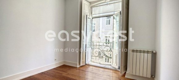4 bedrooms Apartment in Lisbon, Portugal No. 79880 8