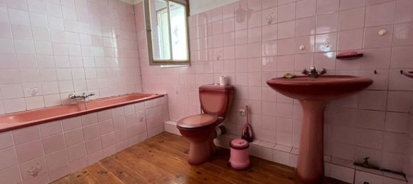 2 bedrooms House in Loches, France No. 304111 3