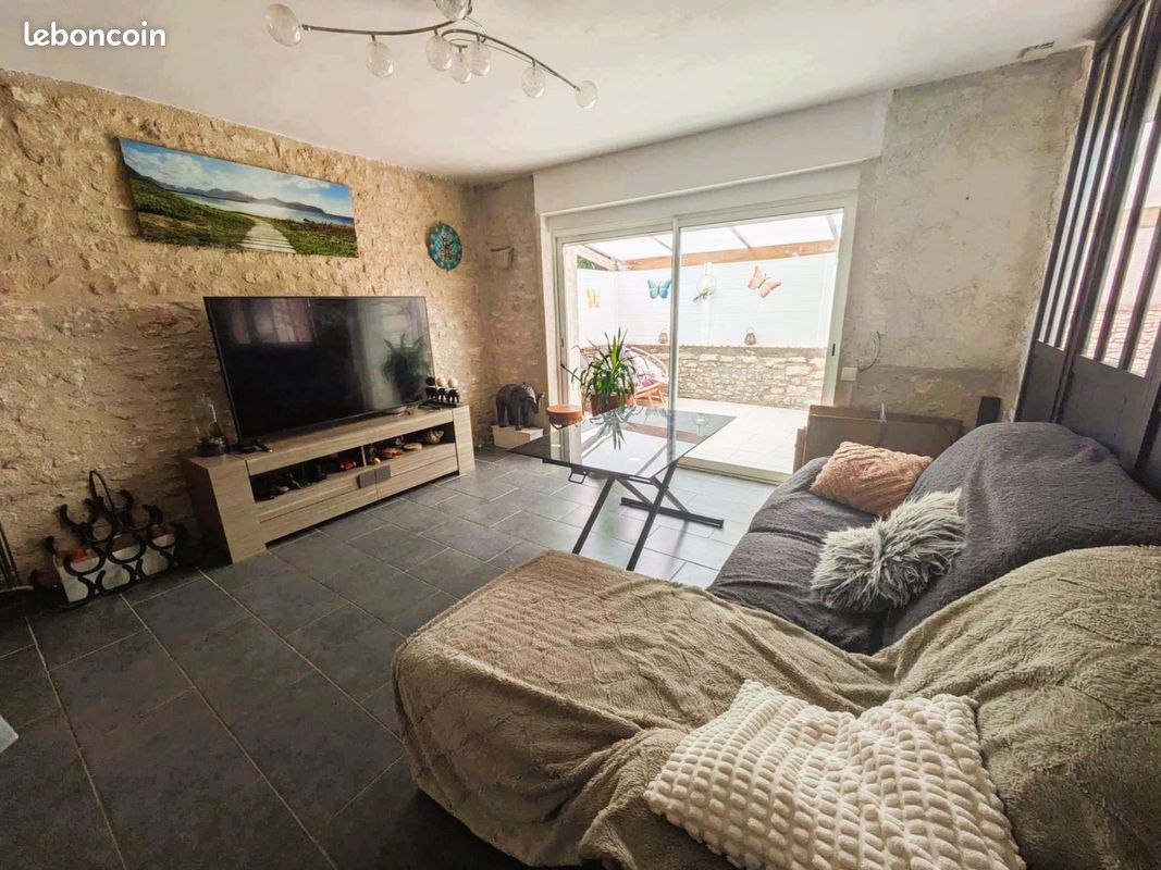 Casa de 3 dormitorios en Treilles-en-Gatinais, France No. 249884