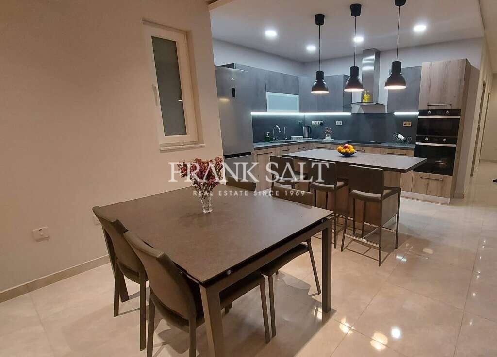 3 bedrooms Apartment in Zebbug, Malta No. 8326