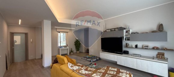 4 rooms Apartment in Recanati, Italy No. 8629 3