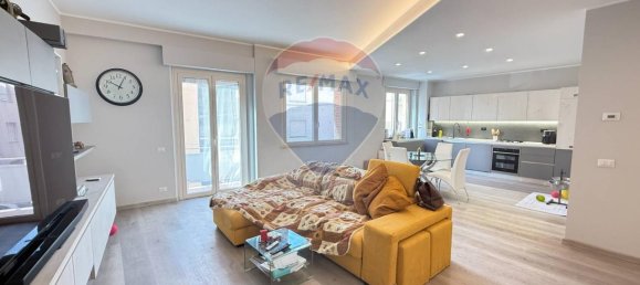 4 rooms Apartment in Recanati, Italy No. 8629 4