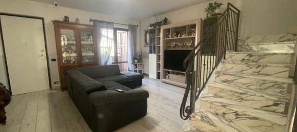 3 bedrooms House in Carrara, Italy No. 303595 4