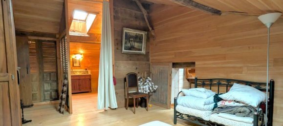 3 bedrooms House in Targon, France No. 104578 8