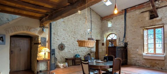 3 bedrooms House in Targon, France No. 104578 3