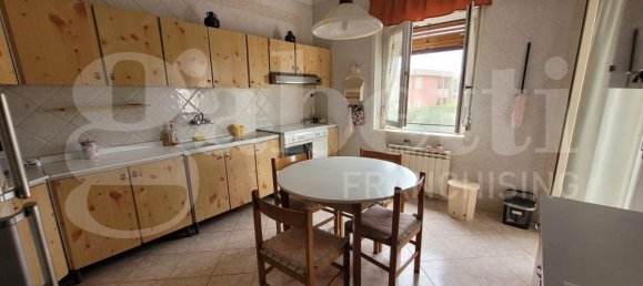 Apartamento de 4 habitaciónes en Syracuse, Italy No. 242932 3