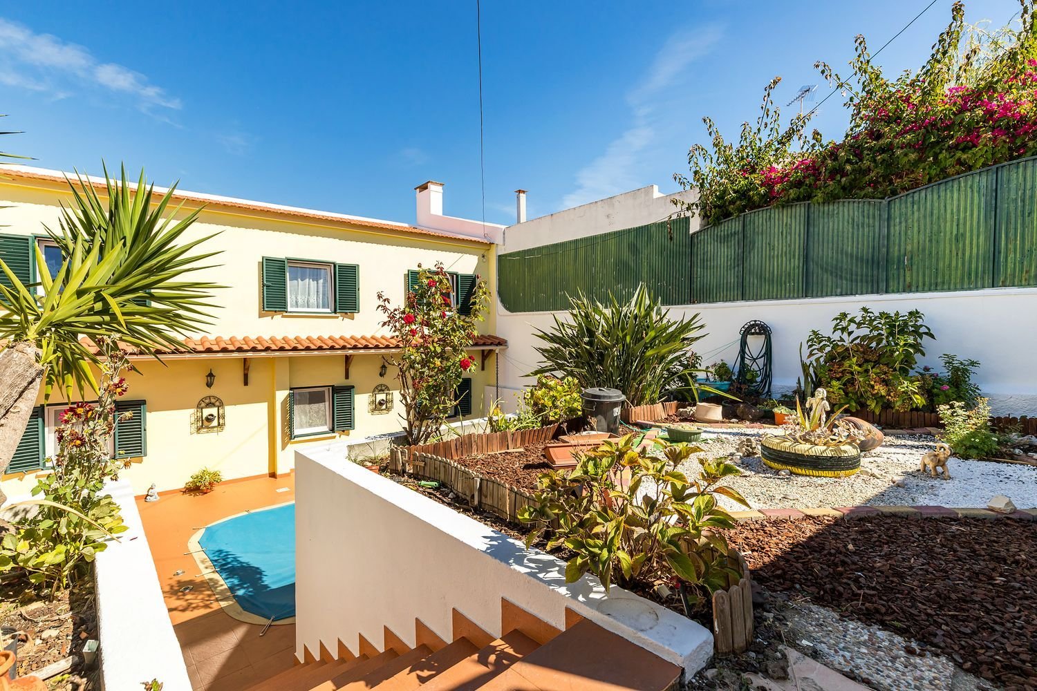  Land in Almada, Portugal No. 353563