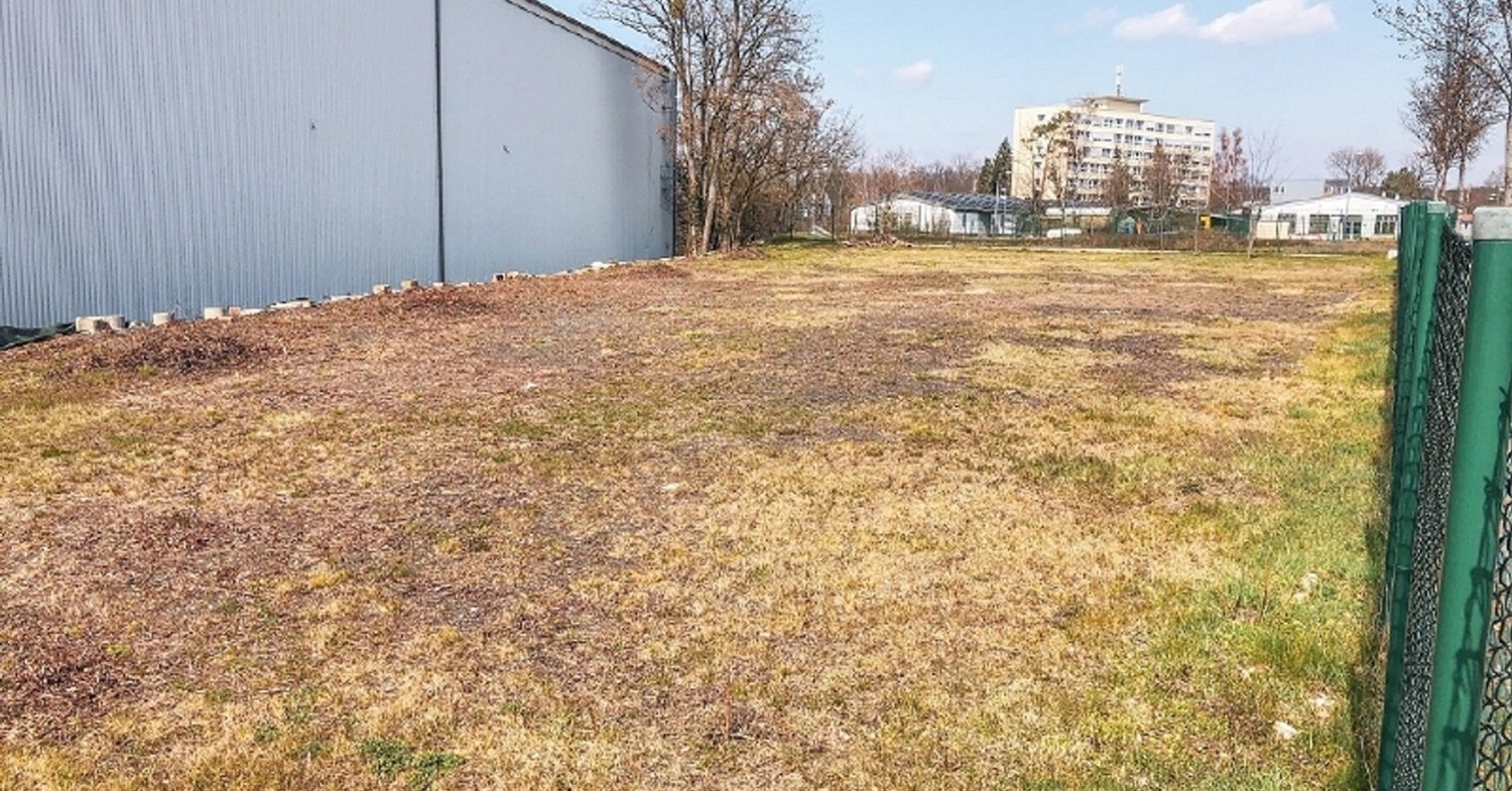 1696m² Land in Dresden, Germany No. 115749