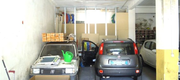 383m² Garage in Rome, Italy No. 363109 2