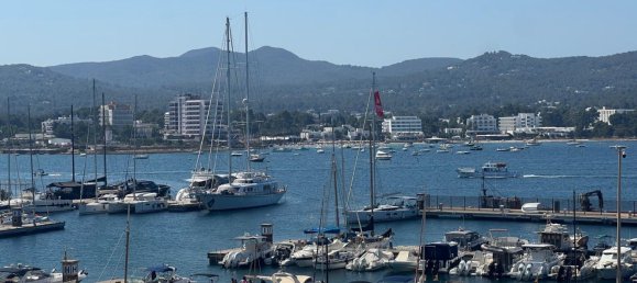 Apartamento de 1 dormitorio en Ibiza, Spain No. 150040 2