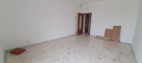 3 rooms Apartment in Taranto, Italy No. 41955 19