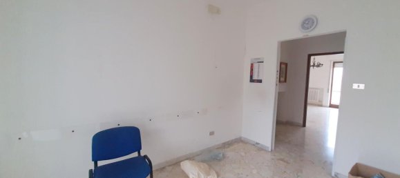 3 rooms Apartment in Taranto, Italy No. 41955 12