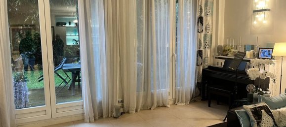 Apartamento de 2 dormitorios en Neuilly-sur-Seine, France No. 163536 3