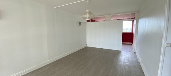 Квартира с 3 спальнями в Бурж, Франция № 260315 2