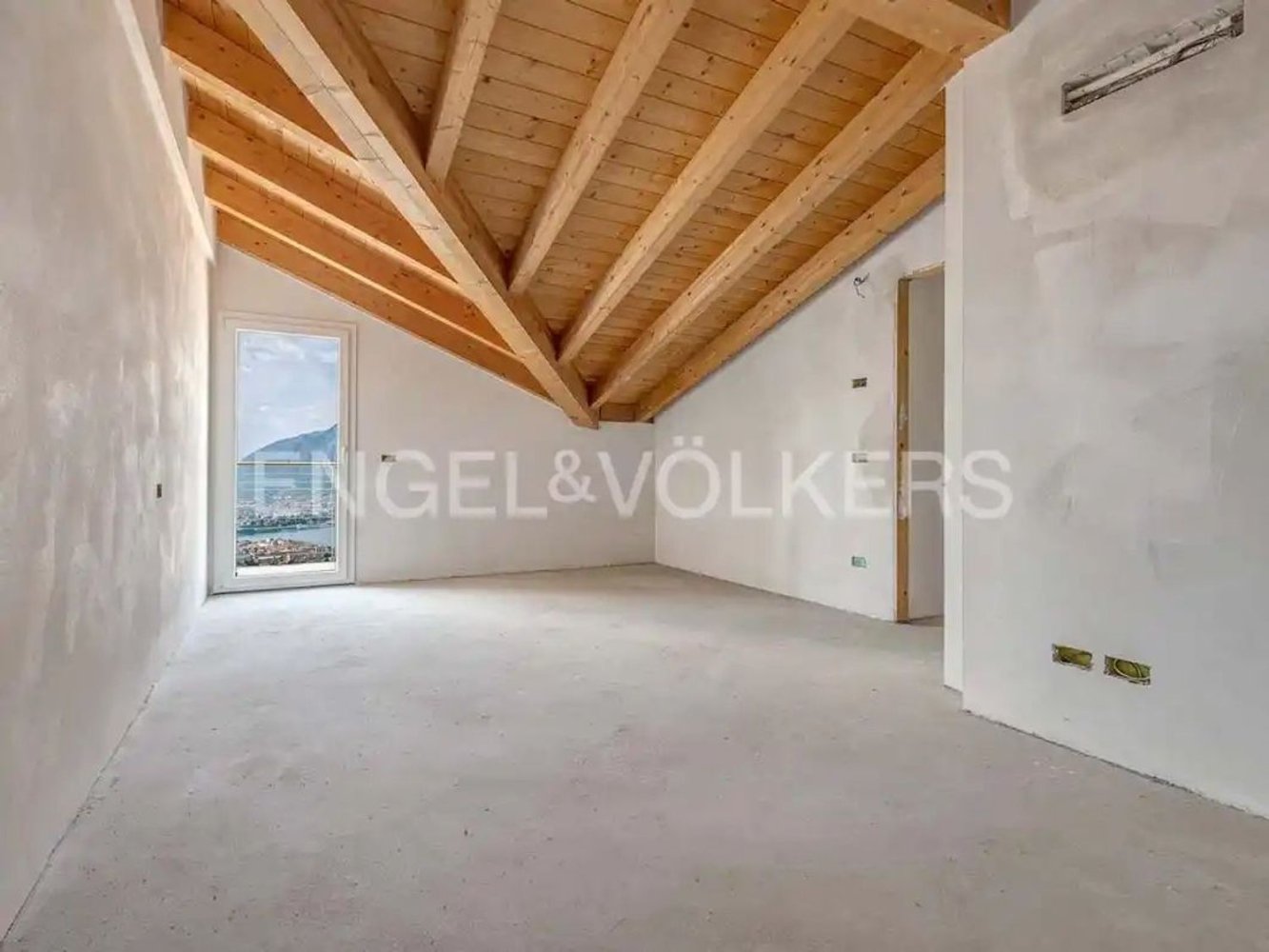 4 rooms Villa in Lecco, Italy No. 128026