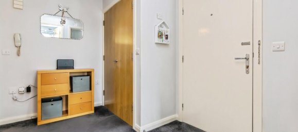 2 Schlafzimmer Wohnung in South Croydon, United Kingdom, Nr. 7995 6