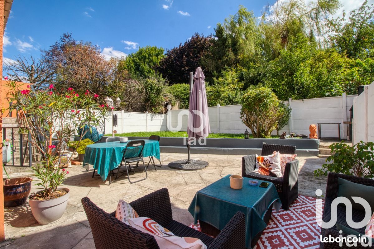 3 Schlafzimmer Haus in Rosny-sous-Bois, France, Nr. 333367