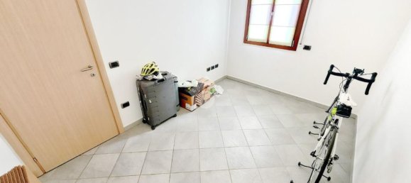 3 bedrooms Apartment in Parma, Italy No. 370885 25