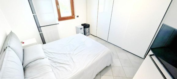 3 bedrooms Apartment in Parma, Italy No. 370885 16