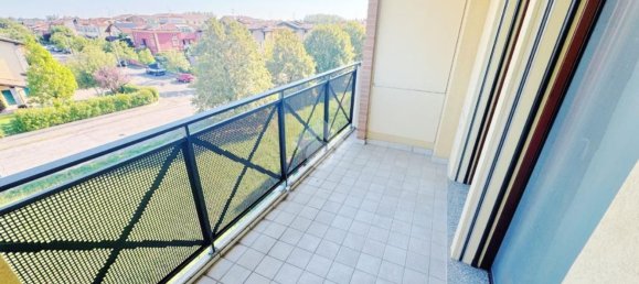 3 bedrooms Apartment in Parma, Italy No. 370885 7