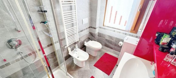 3 bedrooms Apartment in Parma, Italy No. 370885 21