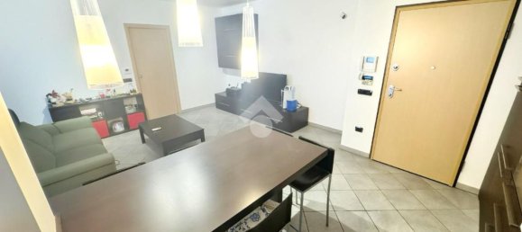 3 bedrooms Apartment in Parma, Italy No. 370885 4