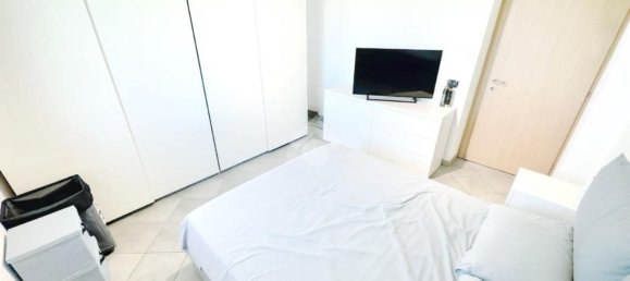 3 bedrooms Apartment in Parma, Italy No. 370885 15