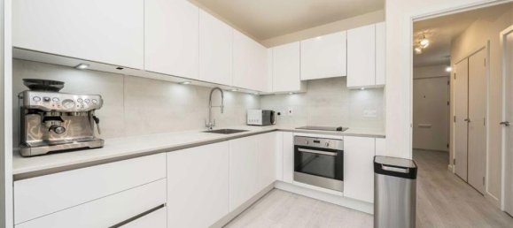 3 bedrooms House in Harrow, United Kingdom No. 5696 3