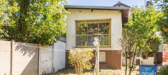 3 bedrooms House in Les Pavillons-sous-Bois, France No. 165632 2