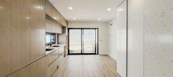 3 bedrooms House in Cascais, Portugal No. 104135 9