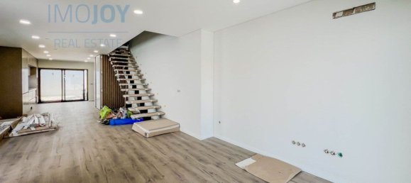 3 bedrooms House in Cascais, Portugal No. 104135 3