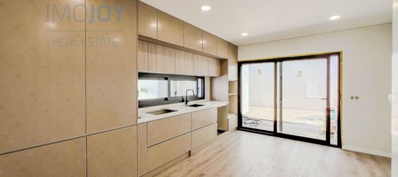 3 bedrooms House in Cascais, Portugal No. 104135 5