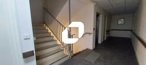 753m² Office in Les Clayes-sous-Bois, France No. 302388 8