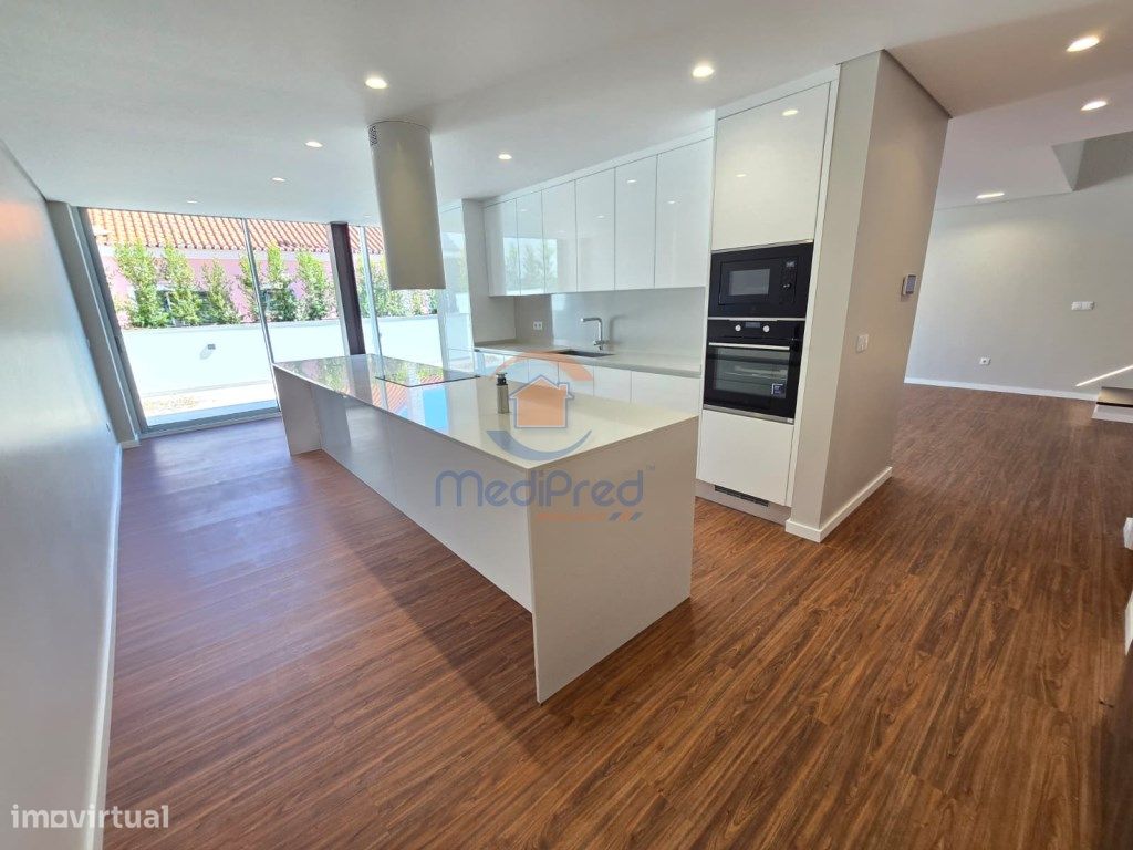 3 Schlafzimmer Haus in Odivelas, Portugal, Nr. 223886