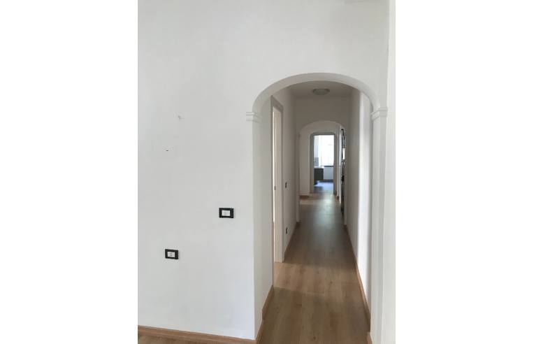 5-Zimmer Wohnung in Genoa, Italy, Nr. 254305