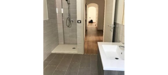 5-Zimmer Wohnung in Genoa, Italy, Nr. 254305 3