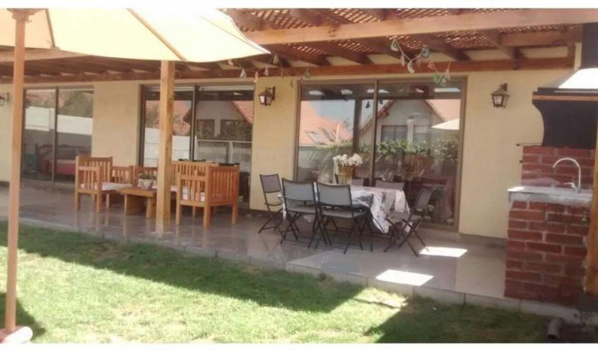 4 bedrooms House in Santiago, Chile No. 5242