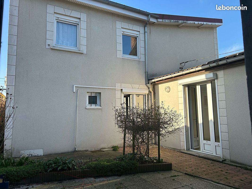 2 bedrooms House in Marly, France No. 161151