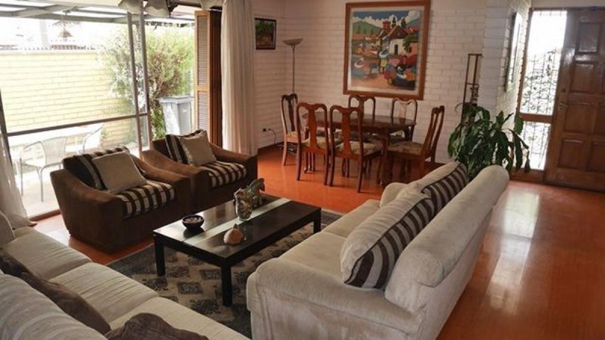 5 bedrooms House in Santiago, Chile No. 3262